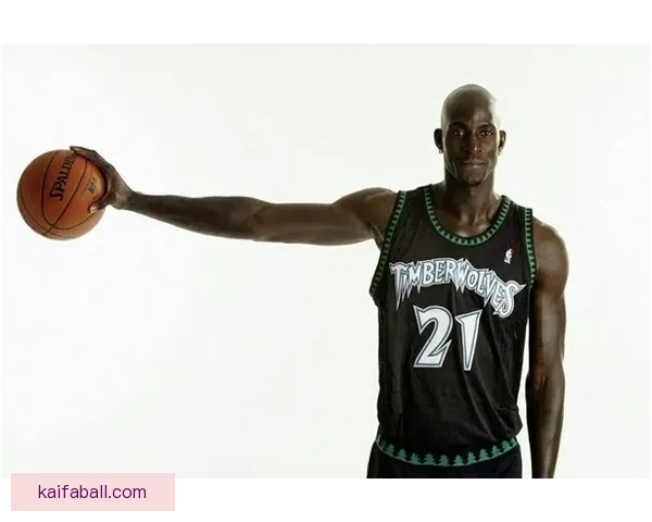 加内特炮轰NBA如今被明星光环主导偏娱乐化竞技精神被忽视